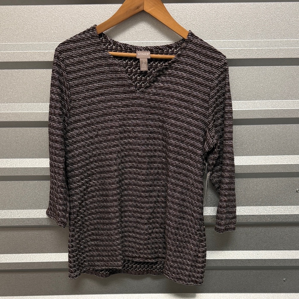 NWT Chicos V Neck 3/4 Sleeve Shirt Casual Sz 2 Preppy Comfy Top Striped Classic